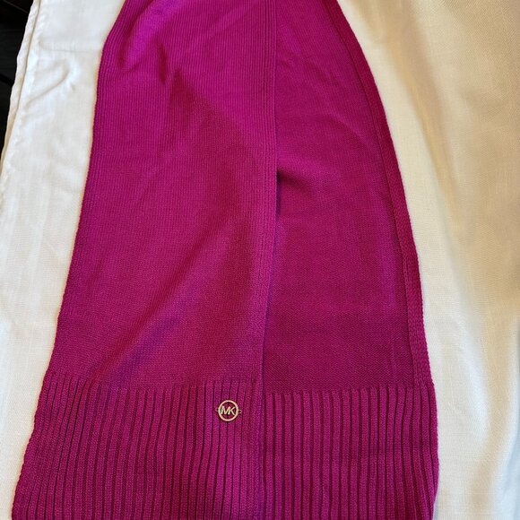 Michael Kors Hot Pink Scarf - Picture 1 of 4